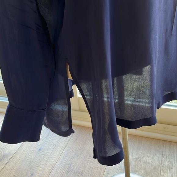 EUC Vince 100% silk top - Picture 4 of 9